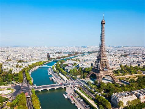 Paris in 1 Day Tour – Eiffel Tower, Louvre & Notre-Dame