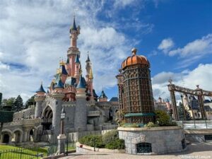 The castles of Paris Disneyland Versailles day tours .Paris in 1 day tour