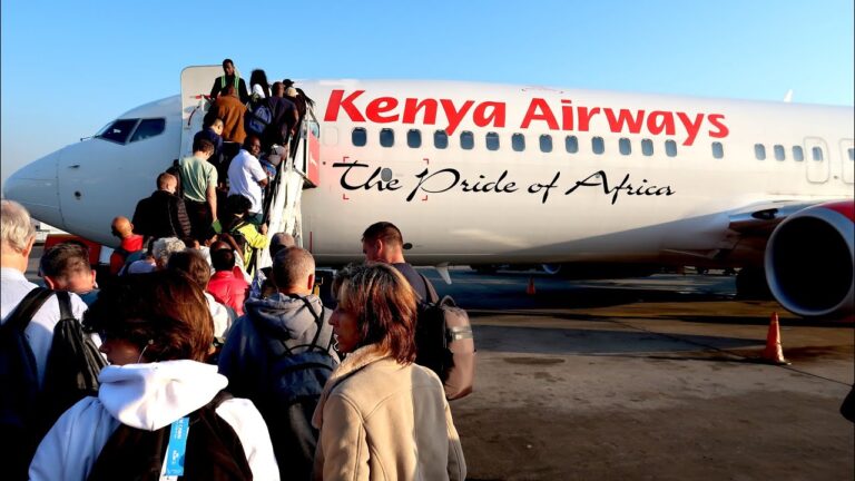 Kenya airways Boeng 737 bussiness class passangers boarding: Kenya Nairobi Transit tours
